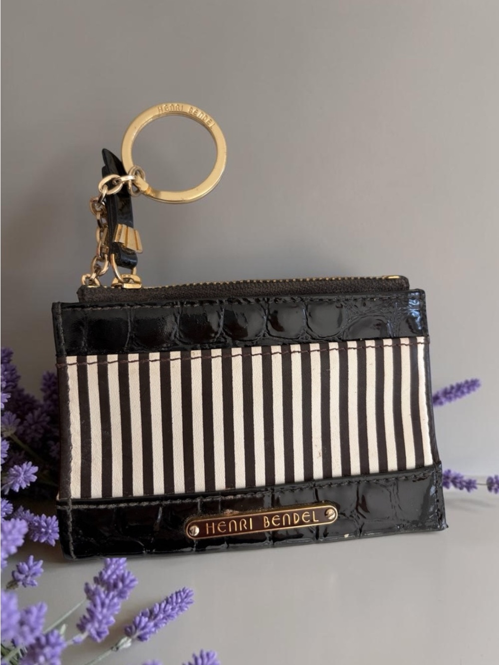 henri bendel Black and White Striped Patent Card or Coin Case with Gold Key Ring